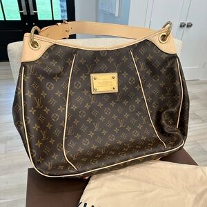 Louis Vuitton Monogram Galliera GM Shoulder Bag